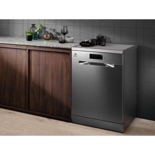 Electrolux ESS47420SX Szabadonálló mosogatógép 13 teríték, 10 L fogyasztás, 8 program,  44 db zajszint, C energiaosztály, Alsó evőeszköztartó kosár, 60 cm, Digit. kijelző