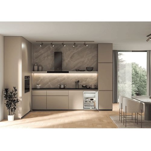 Whirlpool WBUF011 Beépíthető Egyajtós hűtőszekrény fagyasztóval, E,91L/18L,Nofrost nélkül,41 dB,Szél: 60 cm,